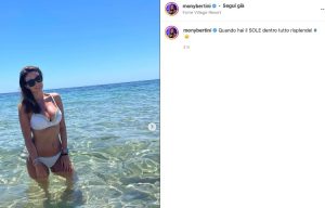 Scopri di più sull'articolo Monica Bertini, vacanza al mare: in bikini mostra il décolleté super