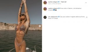 Scopri di più sull'articolo Sophie Codegoni incanta in barca: il bikini evidenzia il “davanzale”