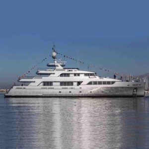 Scopri di più sull'articolo Uno yacht così non lo avete mai visto: ecco la “reggia” di Silvia Toffanin e Pier Silvio Berlusconi