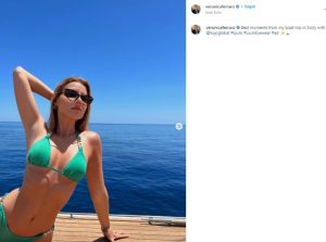 Scopri di più sull'articolo Veronica Ferraro, compilation di FOTO in barca: il bikini esalta le curve