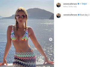 Scopri di più sull'articolo Veronica Ferraro, il bikini copre poco: décolleté da paura per l’influencer