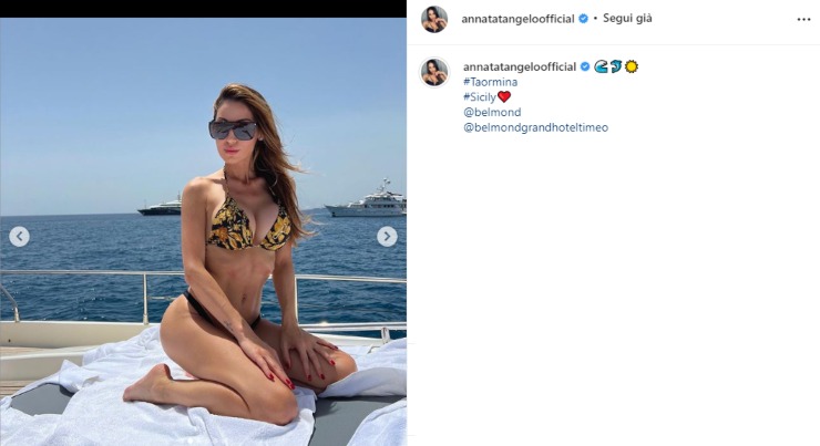 Anna Tatangelo bikini barca